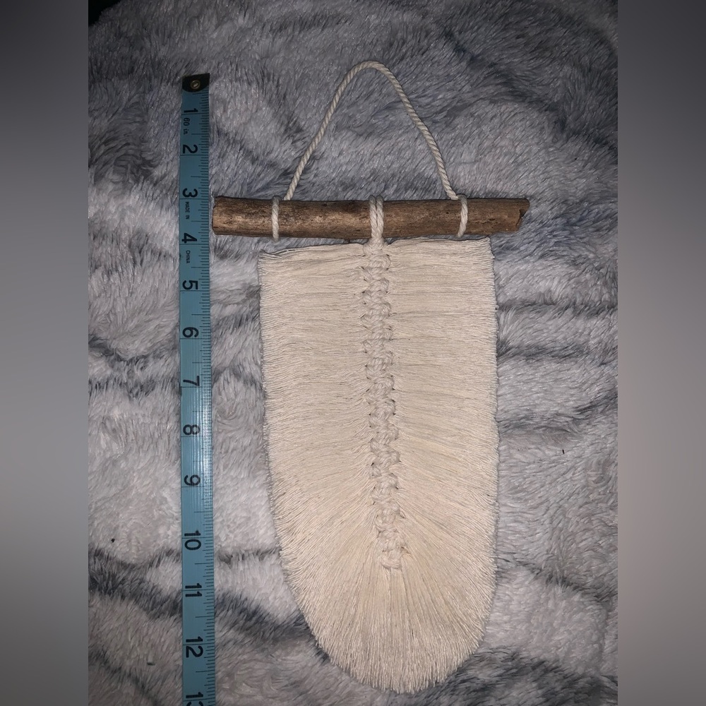 White Macrame Leaf/Feather Wall Decor Small